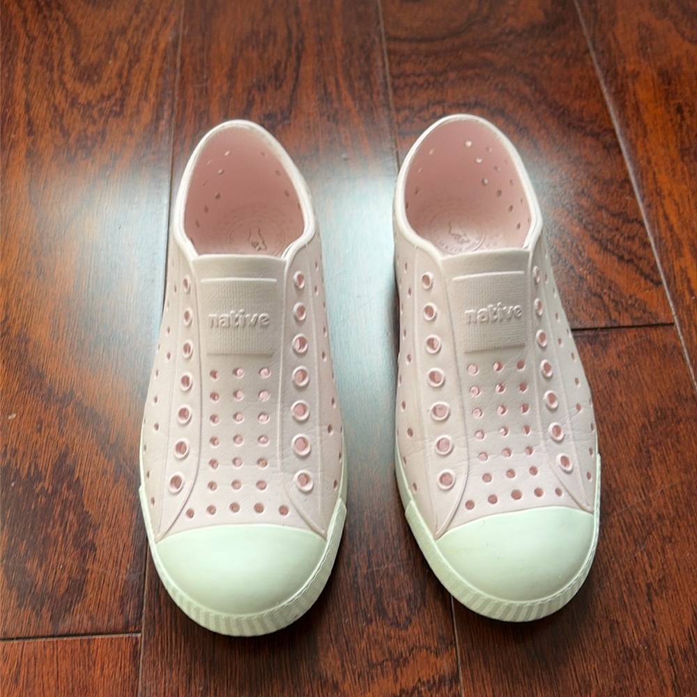 Light pink Natives